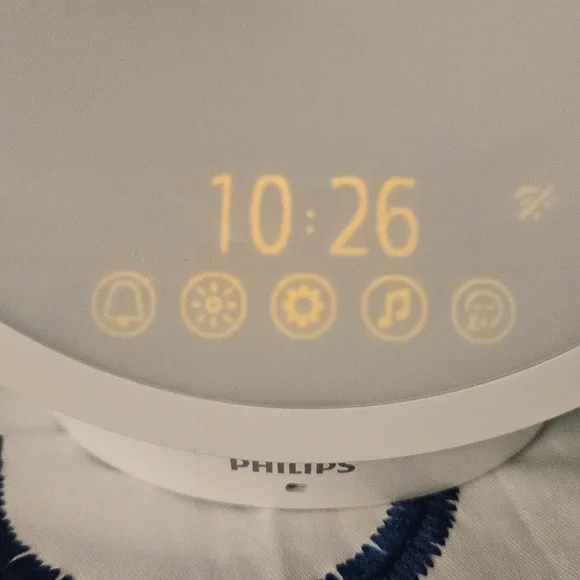 Philips SmartSleep HF3670 Smartphone Enabled Sleep and Wake-Up Smart Light - Picture 4 of 10